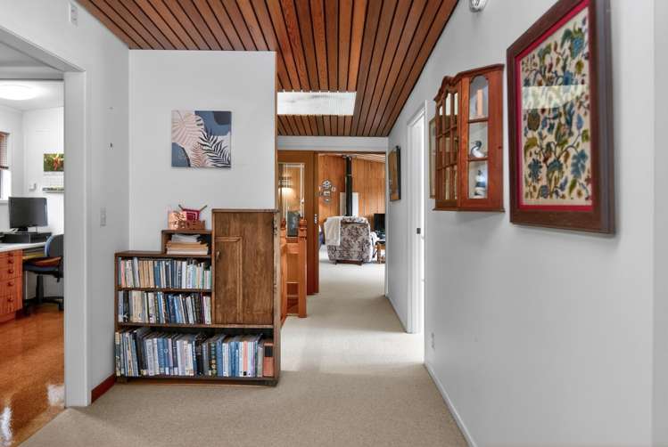 20 Colmar Road Mellons Bay_15