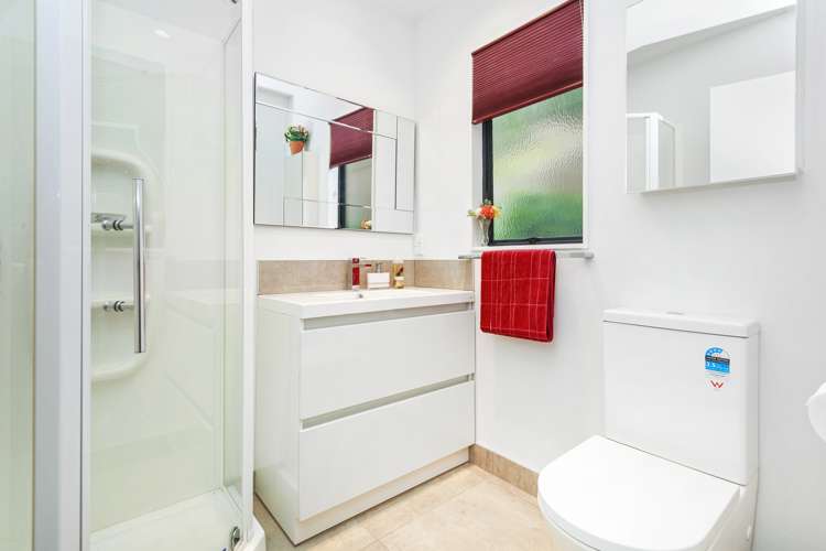 69 Redvers Drive Belmont_13