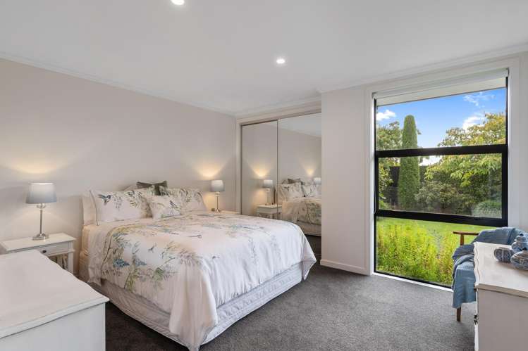 4 Carnaveron Drive Lincoln_19