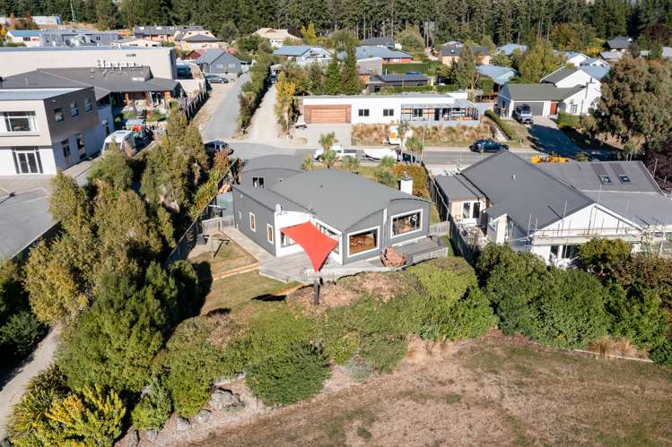 9 Aspinall Street Wanaka_12