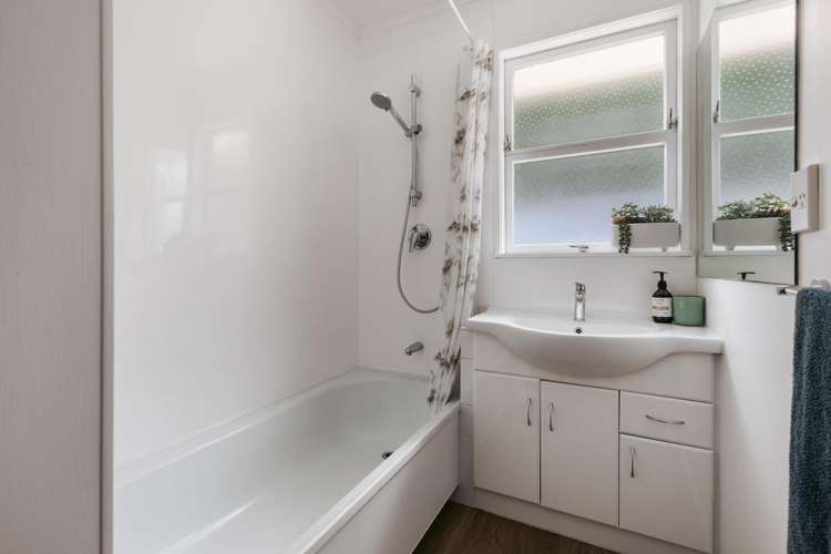 8 Highfield Crescent Brookfield_27