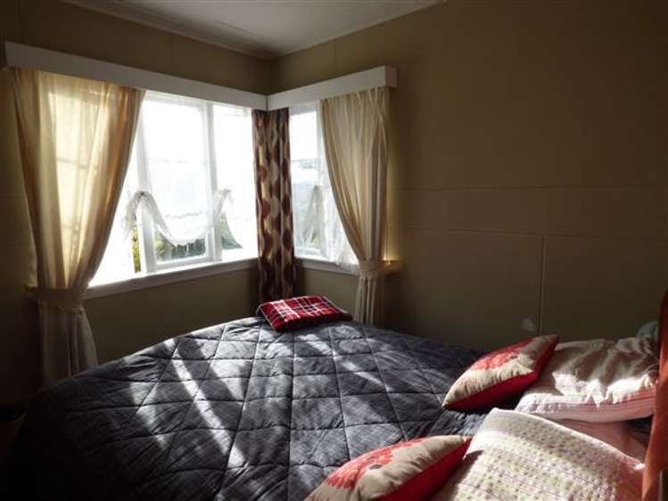 12 Cossens Street Balclutha_18