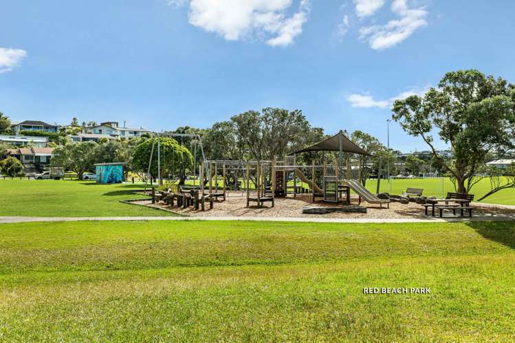 3/3 Marie Avenue Red Beach_37