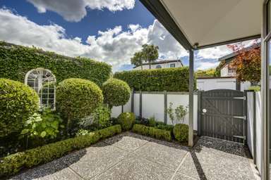 2/14 Greenwood Road_1