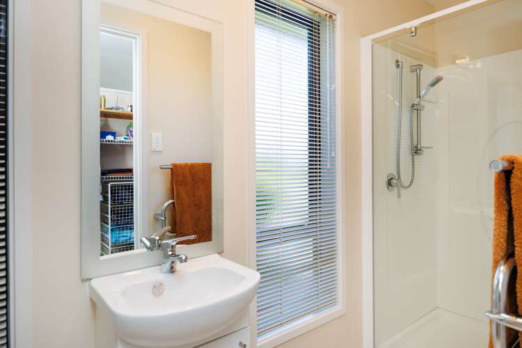 1078 Roberts Line Bunnythorpe_13