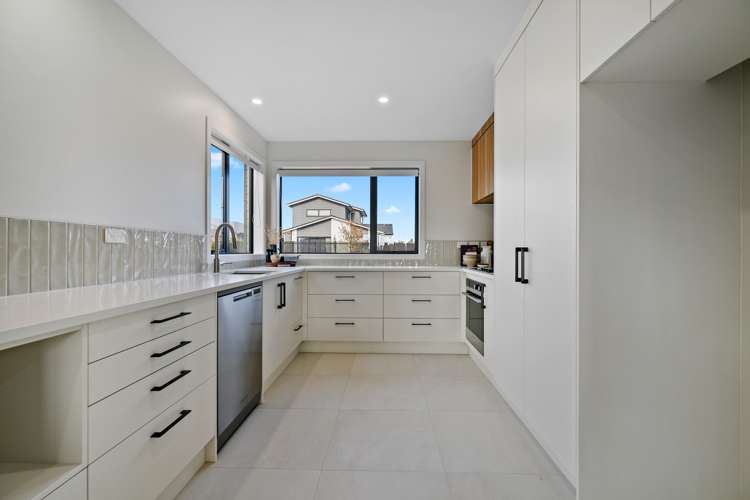 55 Probert Crescent Chartwell_4