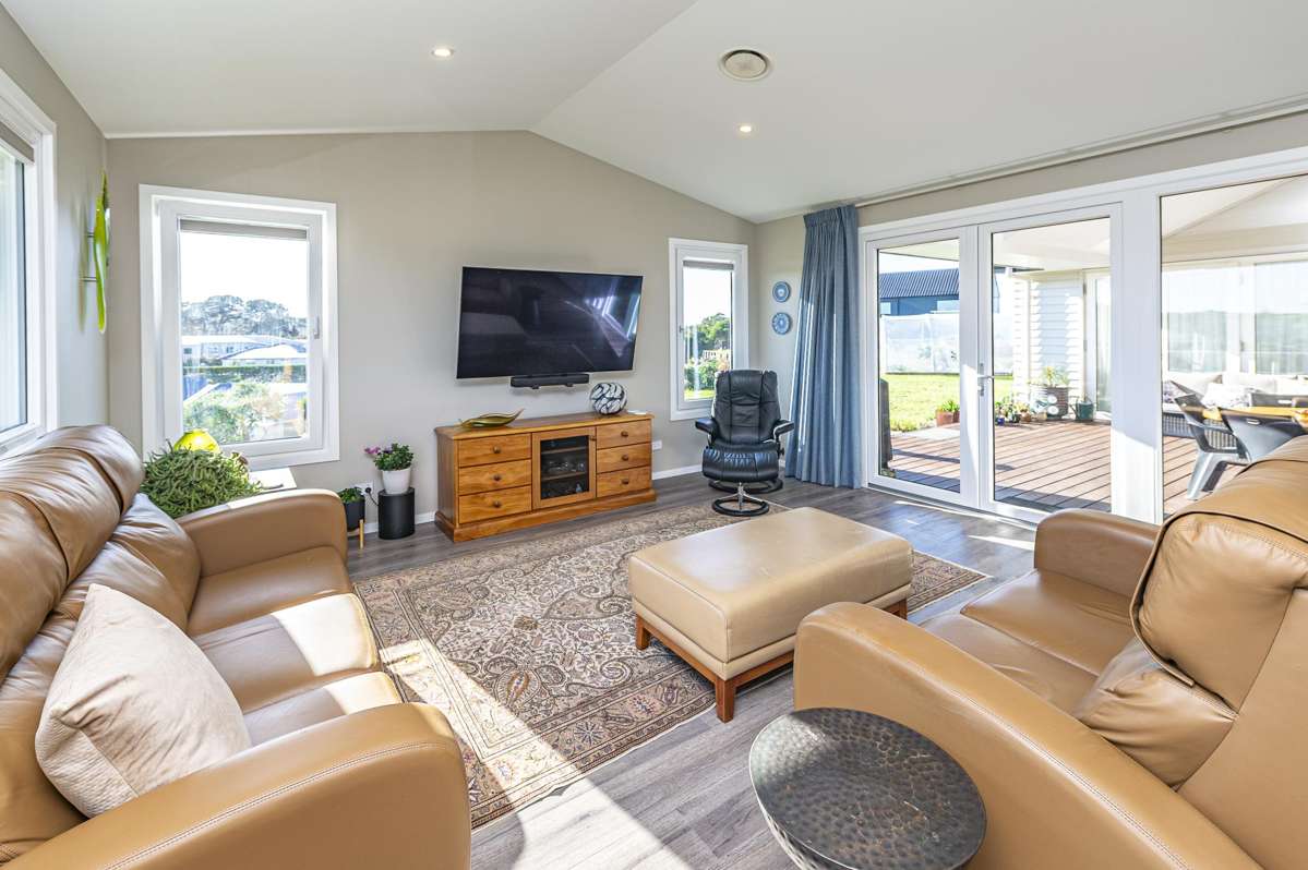 12 Longbeach Drive_4