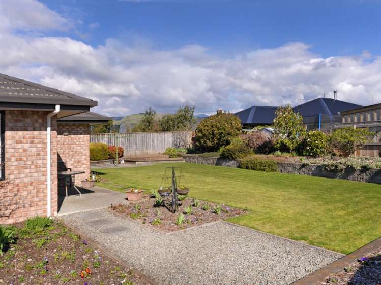 31 Hollybush Drive Brightwater_16