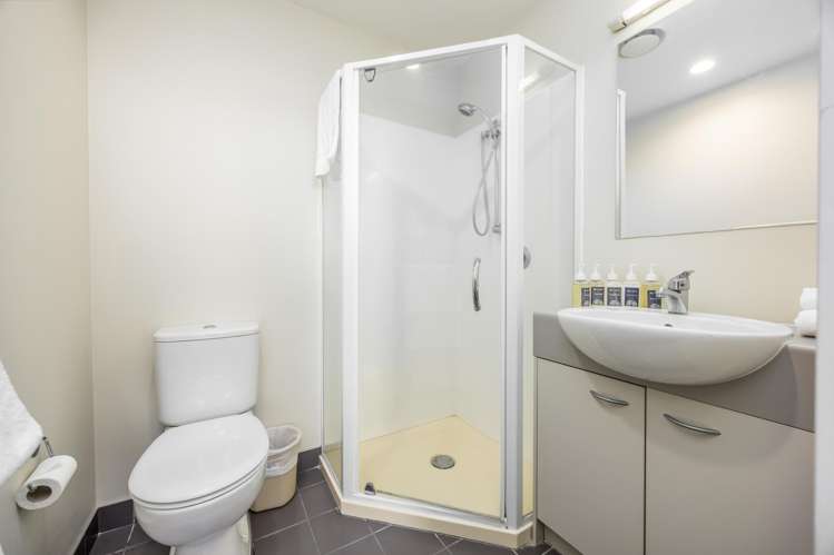 410/17 Amersham Way Manukau_11