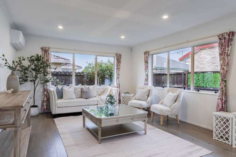 2/329 Botany Road Golflands_7