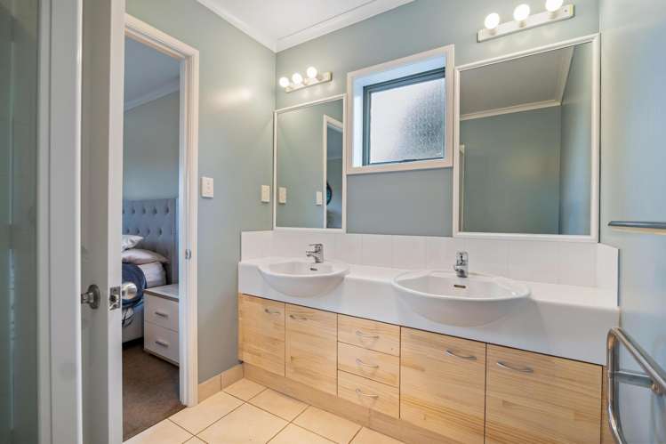 20 Parkwood Crescent Gulf Harbour_17