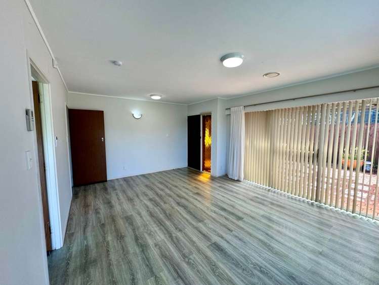 2/4 Stottholm Road Titirangi_5