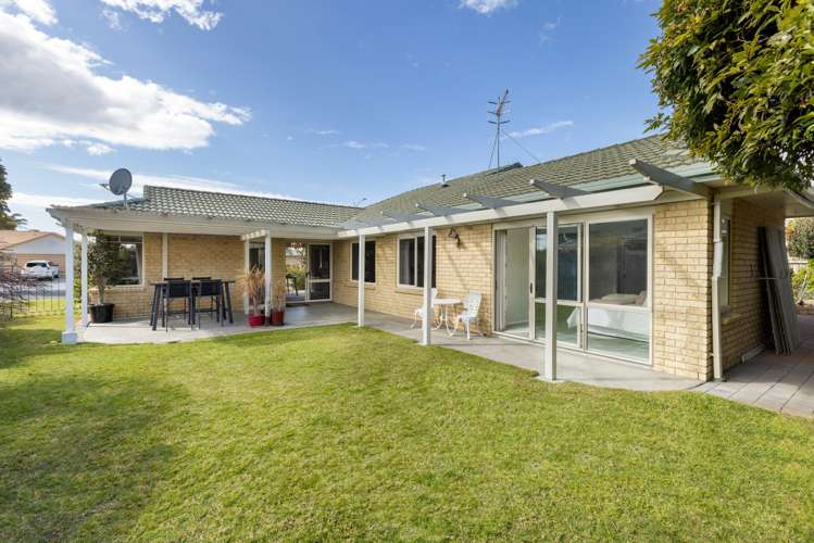 16 The Gardens Drive_0