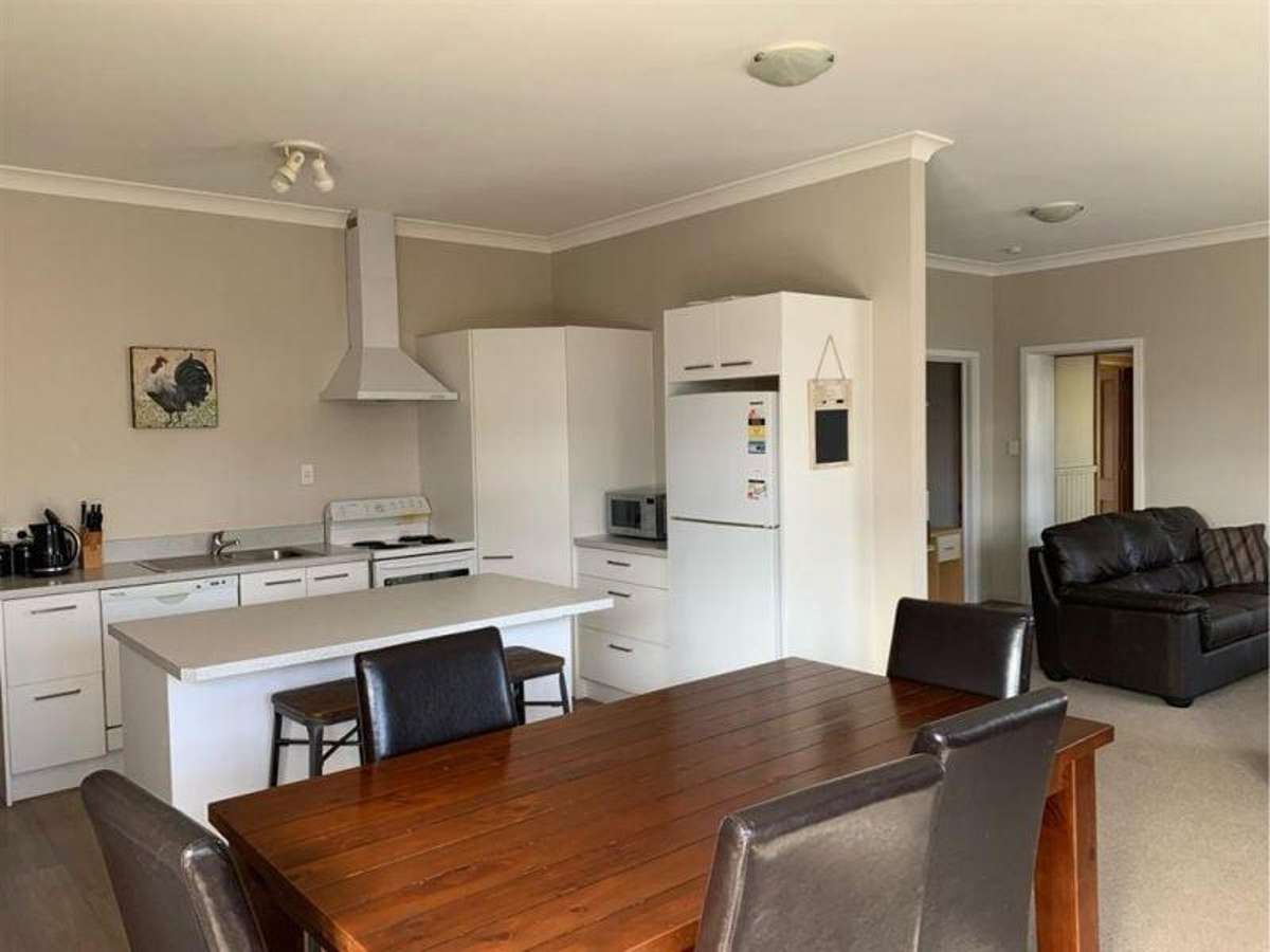 METHVEN- THREE BEDROOM, TWO BATHROOMS, LOGFIRE 3