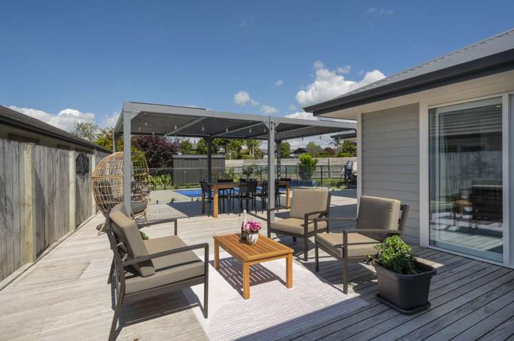 1 Benmore Crescent Pyes Pa_11