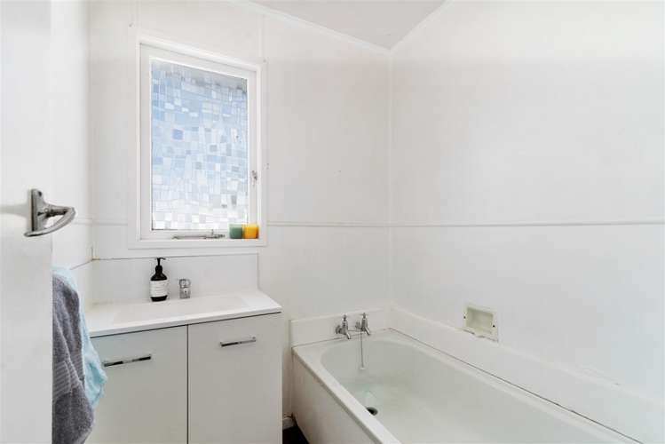 53 Lisa Crescent Mangakakahi_10