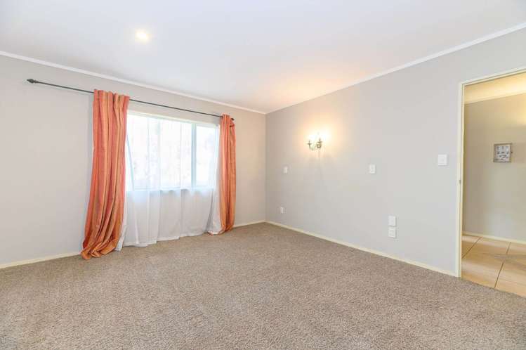 23 Goldfinch Rise Unsworth Heights_13