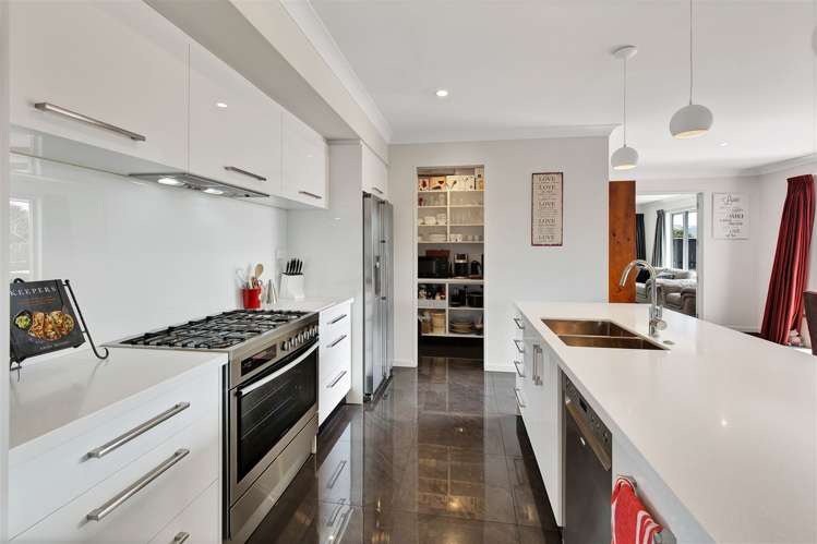 8 Simms Lane West Melton_6
