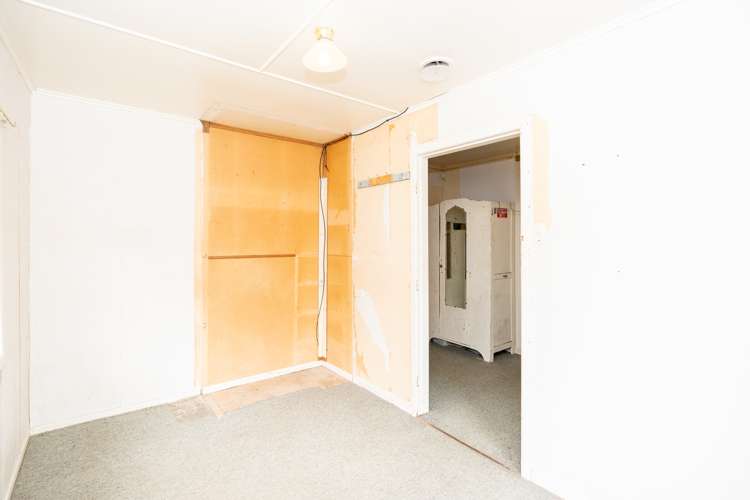 28 Huia Avenue Forest Lake_14