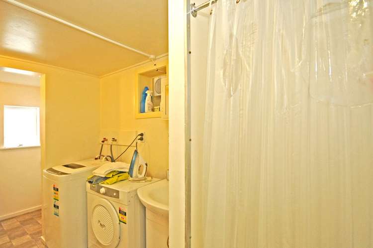 23 Hanson Street Mount Cook_17