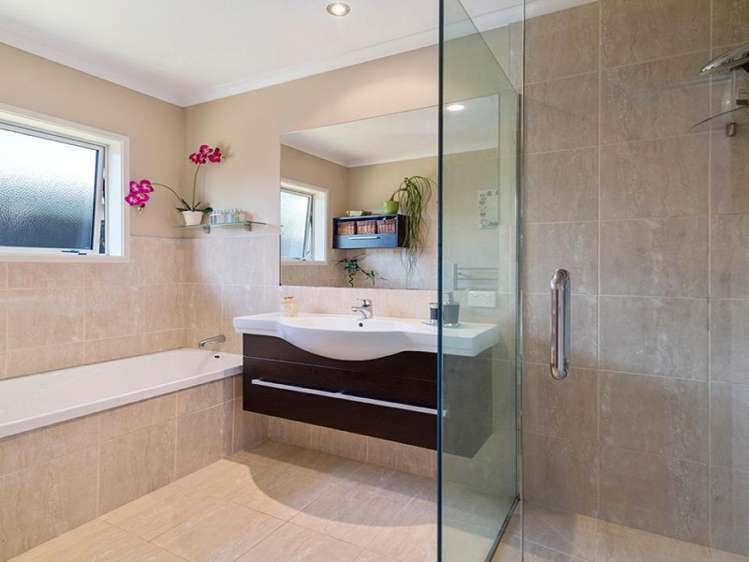 11 Courtenay Place Owhata_13