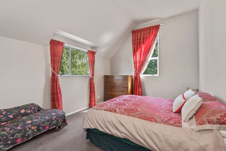 28 Thomsons Road Burnham_13