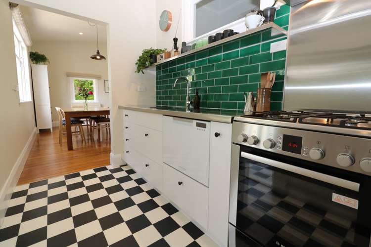 18 Clifton Avenue Carterton_5