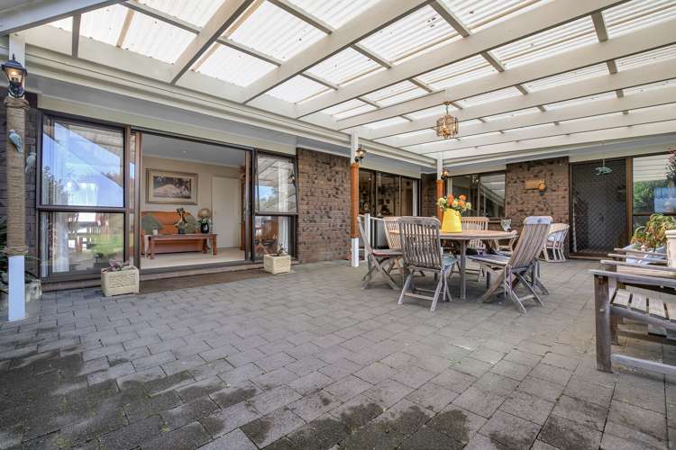 14 Saint Simon Place Botany Downs_14