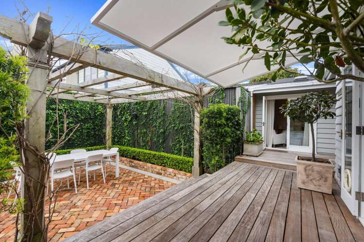 1/2 Calliope Road Devonport_16