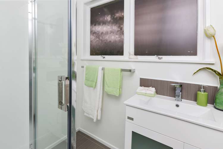 28 Raewyn Street Morningside_6