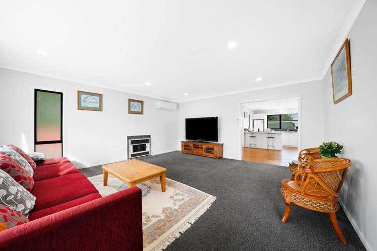 7 Sutton Crescent Papakura_12