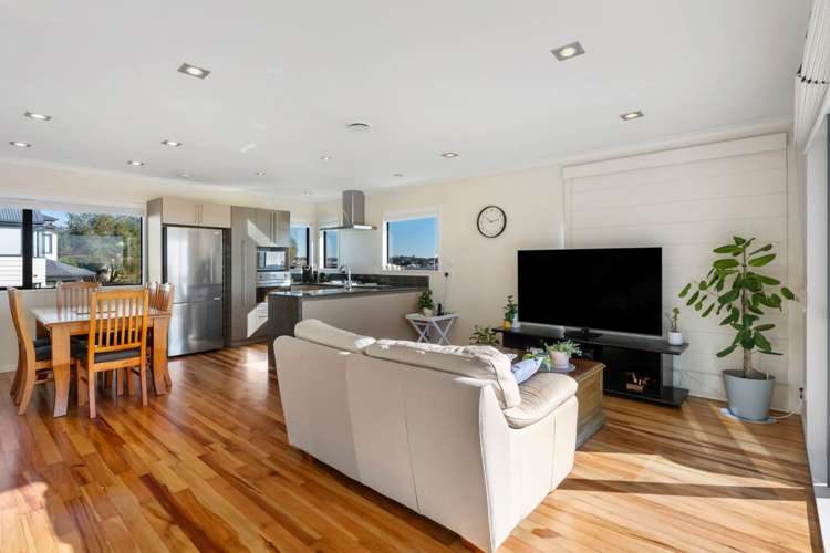 762 East Coast Road Oteha_9