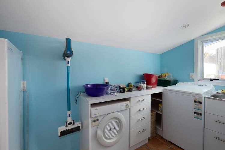 16 Bristol Street Island Bay_15