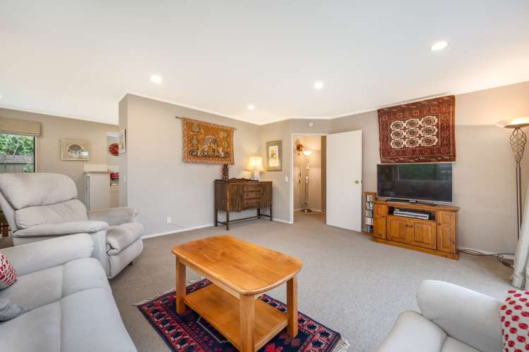 2/7 Mirabell Place Golflands_9