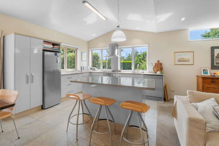 375 Sharlands Road_4