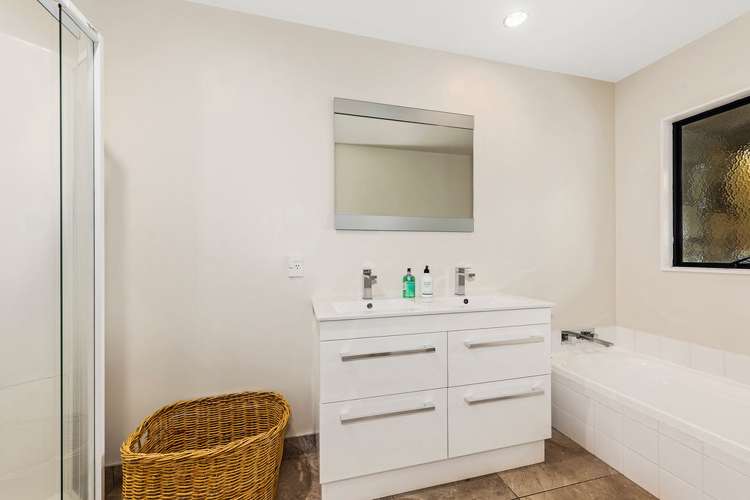 82 Redvers Drive Belmont_16