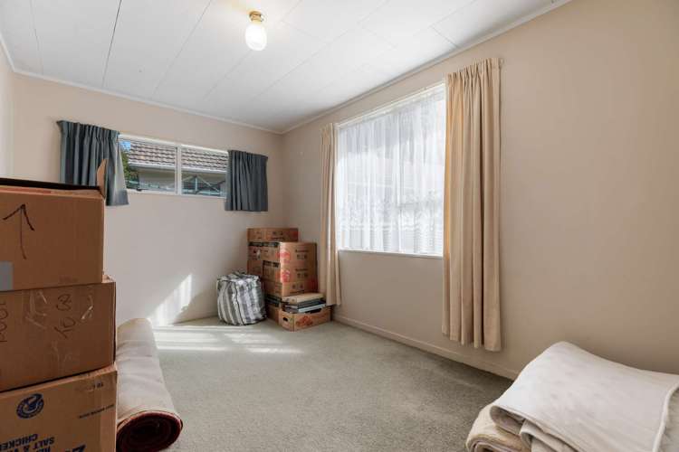 13 Amokura Street Fairy Springs_14