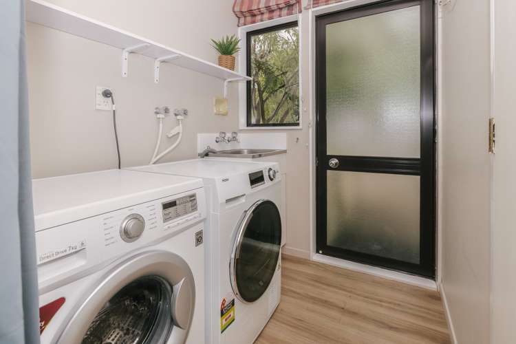 38 Peppertree Glade Kelvin Grove_18