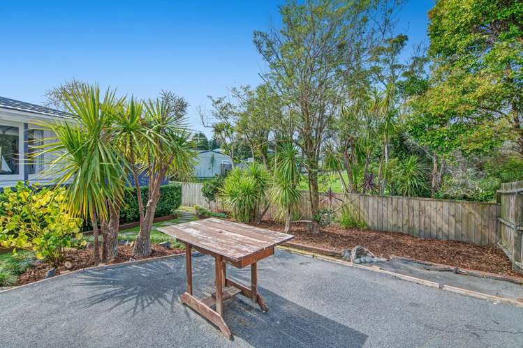 8C Langton Road Stanmore Bay_13