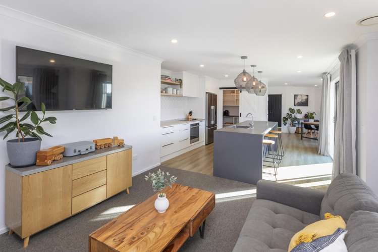 160 Southfield Drive Lincoln_5