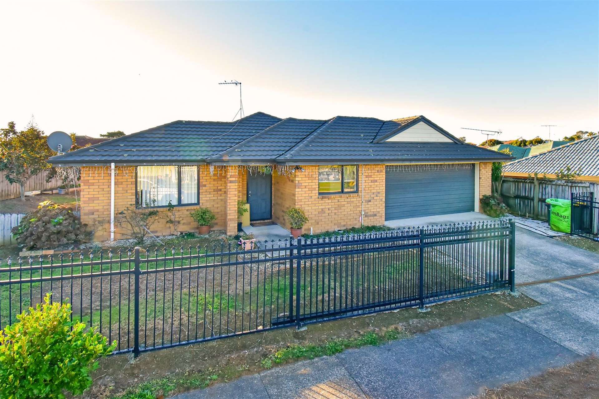 43 Cyclamen Road Mangere_0