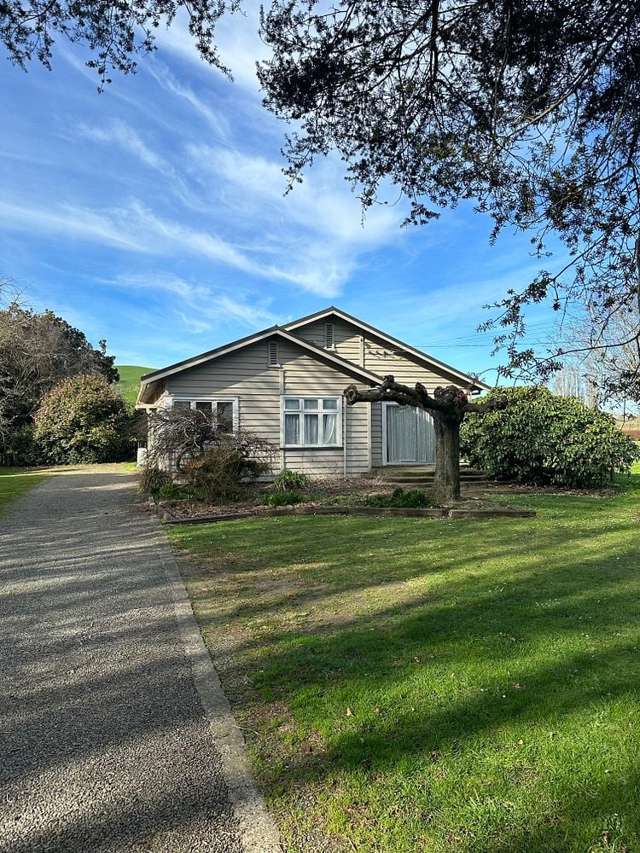 Rural Cottage- Close to Kiokio School