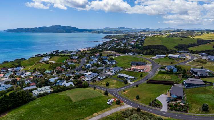 52 Dudley Crescent Cable Bay_18