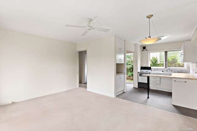 10/16 Queens Parade Devonport_1