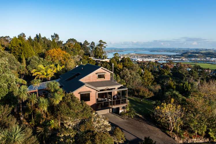 118 Memorial Drive Parahaki_21