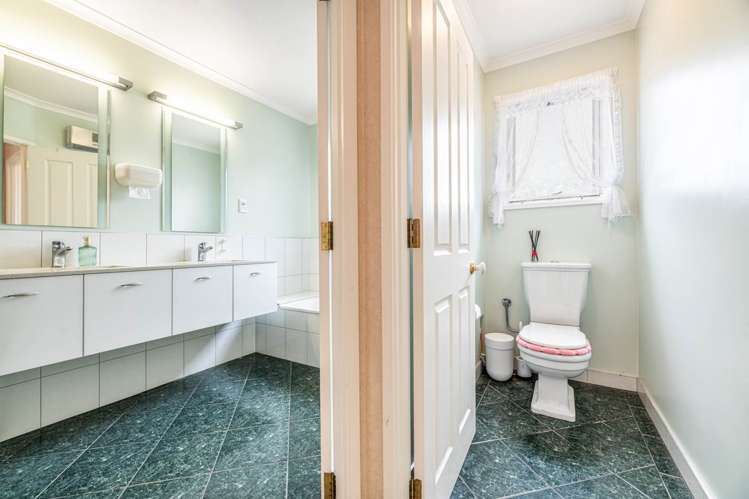 8 Iorangi Place Hillpark_20