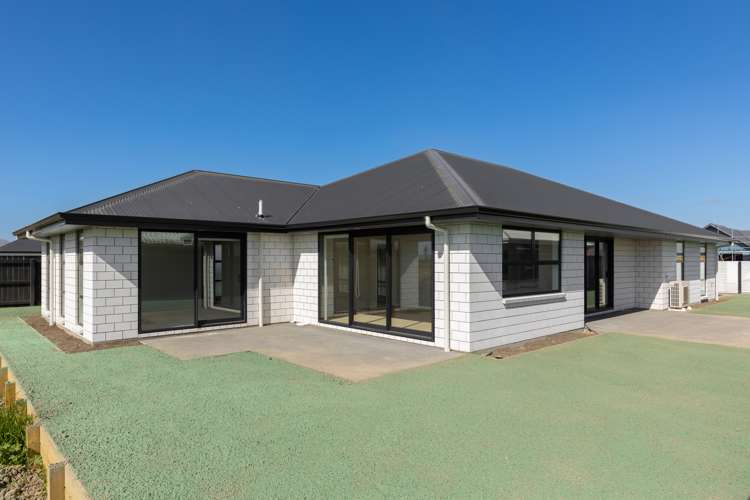 8 Whitehall Drive Springlands_23