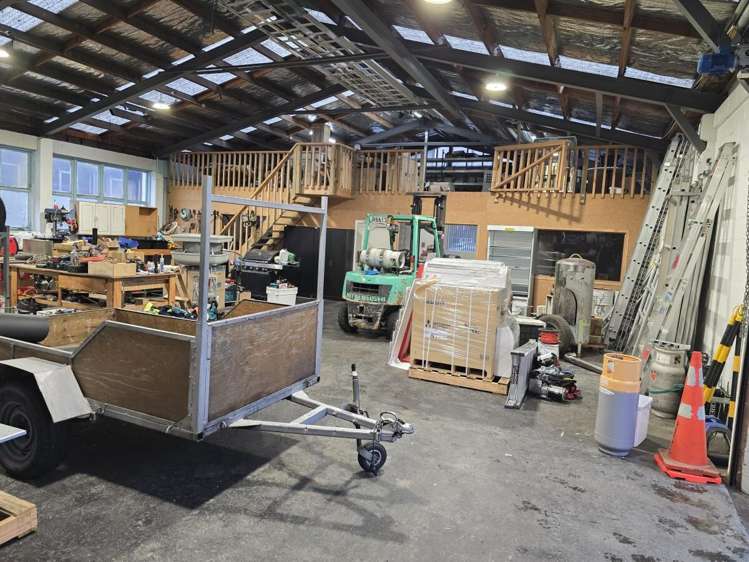 4 - 6 Railway Avenue Upper Hutt_1