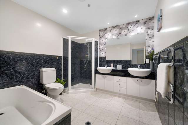 2i/175 Hurstmere Road Takapuna_4