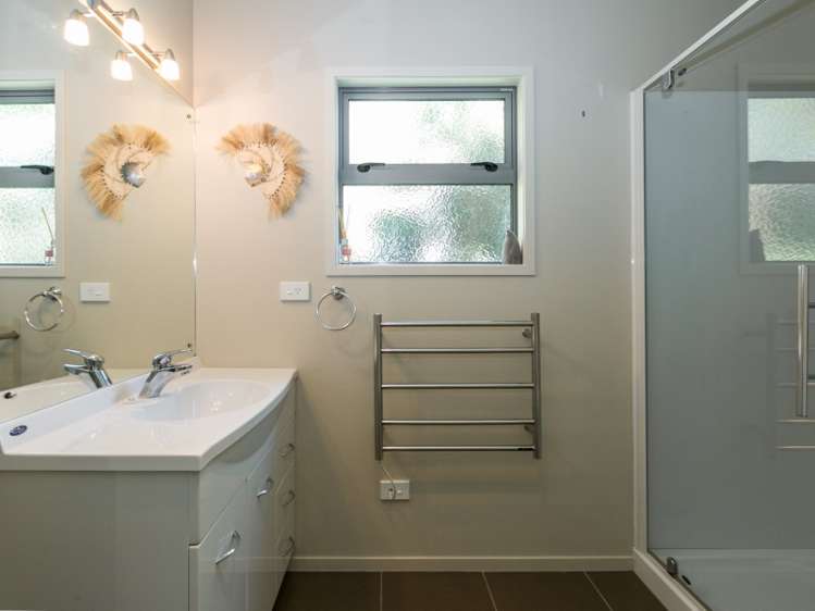 195b Harper Road Waimarama_13